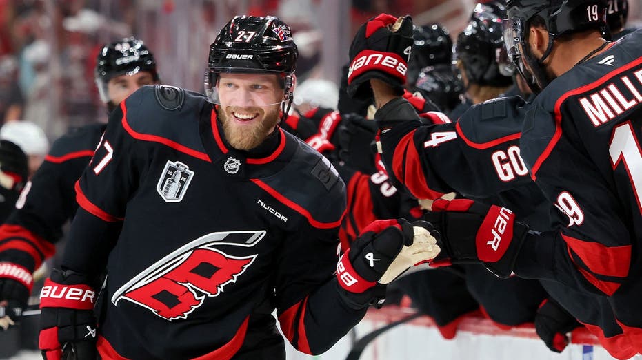 Carolina Hurricanes not wasting any time, score on first shot of Stanley Cup Final
