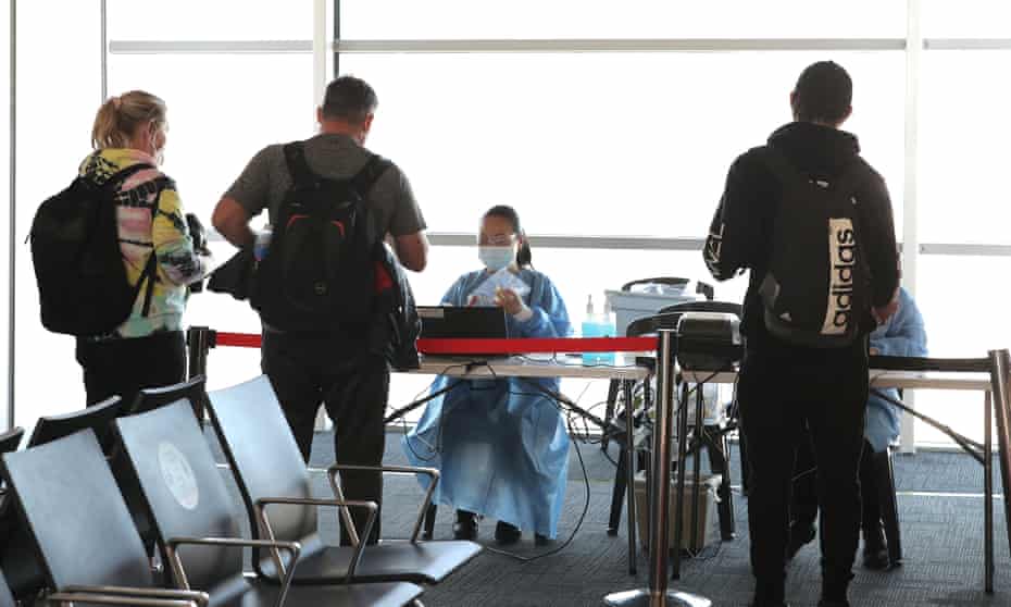 Doctors say Flight Centre should ?pull its head in? after legal threat to WA borders - The Guardian Australia