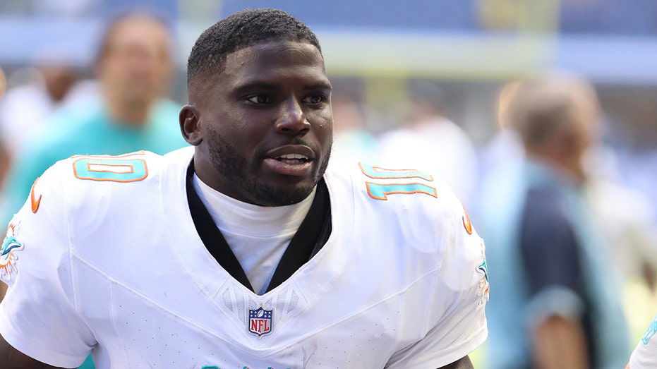 Dolphins to release star wide receiver Tyreek Hill: reports