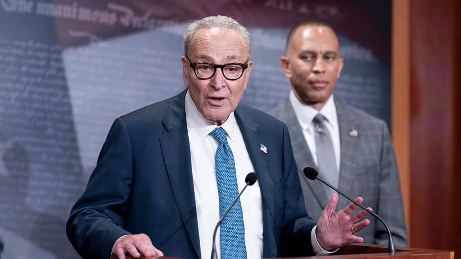 Former Politico reporter says pressure of government shutdown will 'skyrocket on Democrats'
