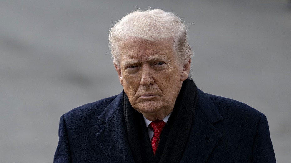 Inside Trump's Iran warning - and the unexpected pause that followed