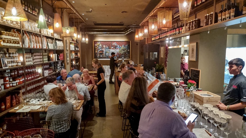 Phone-free restaurants are trending across the US