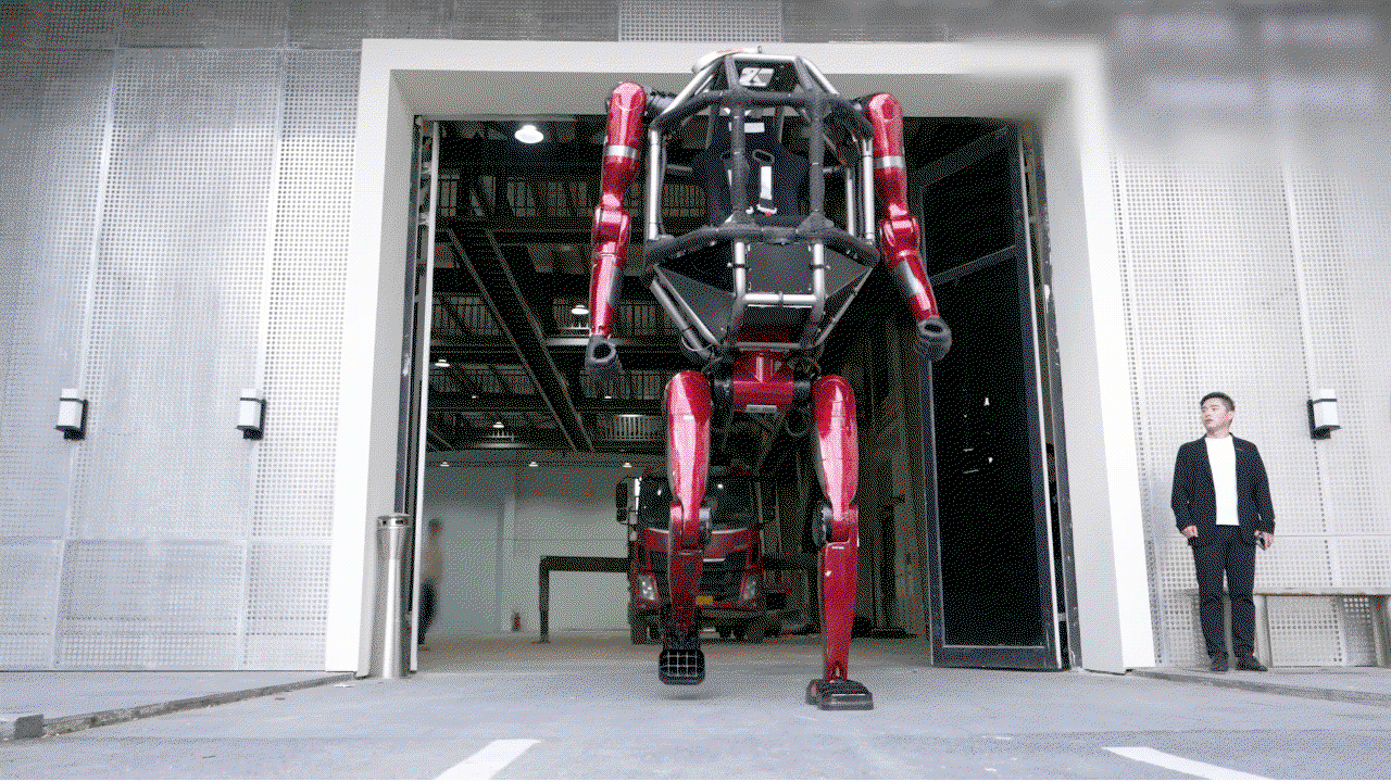 Rideable robot looks ready to stomp all over us